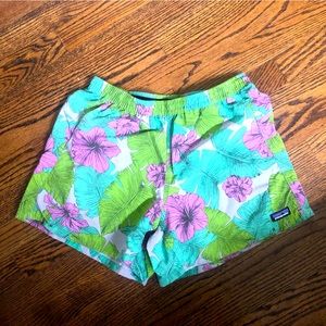 Patagonia Baggies. Size small. Excellent used condition.